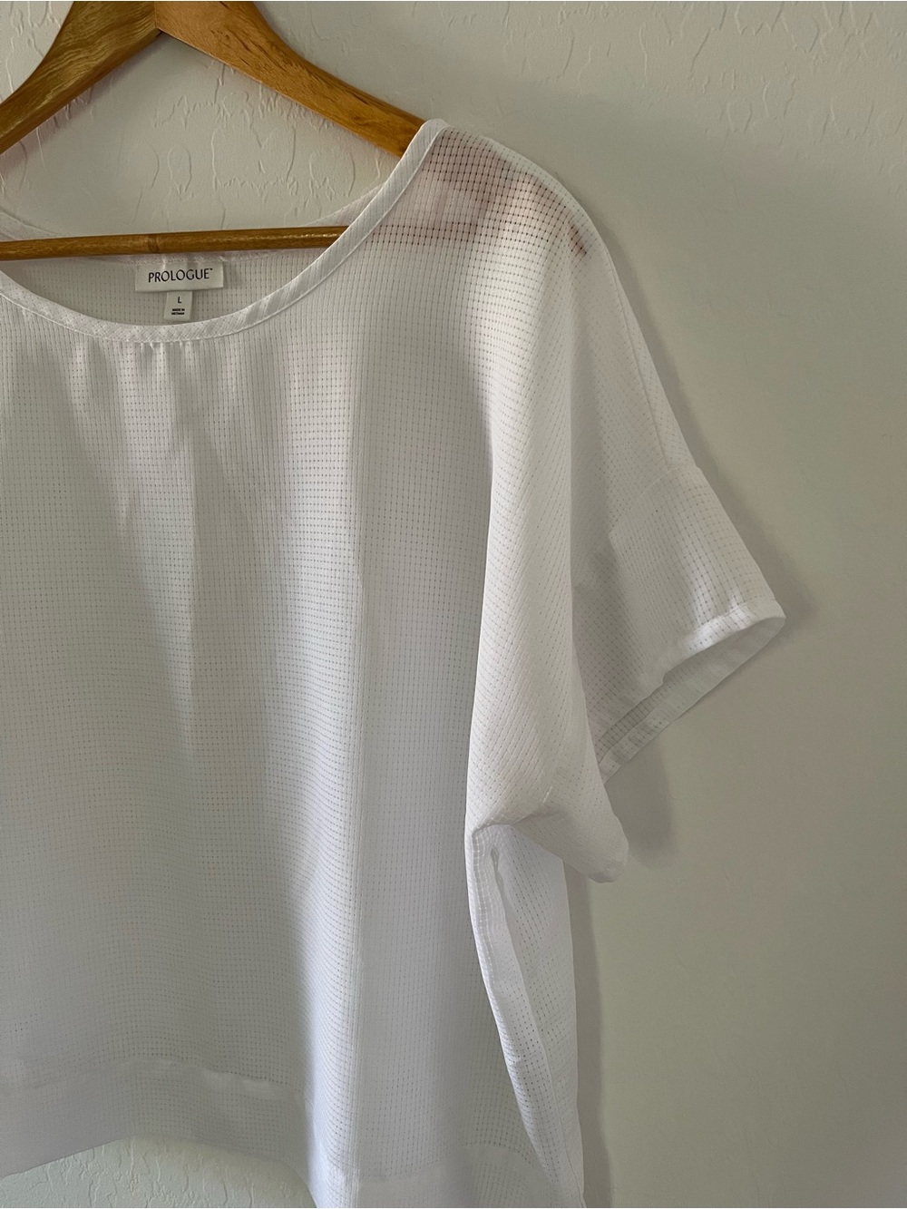Prologue Women's White Short Sleeve Boxy Sheer Top - Picture 4 of 6
